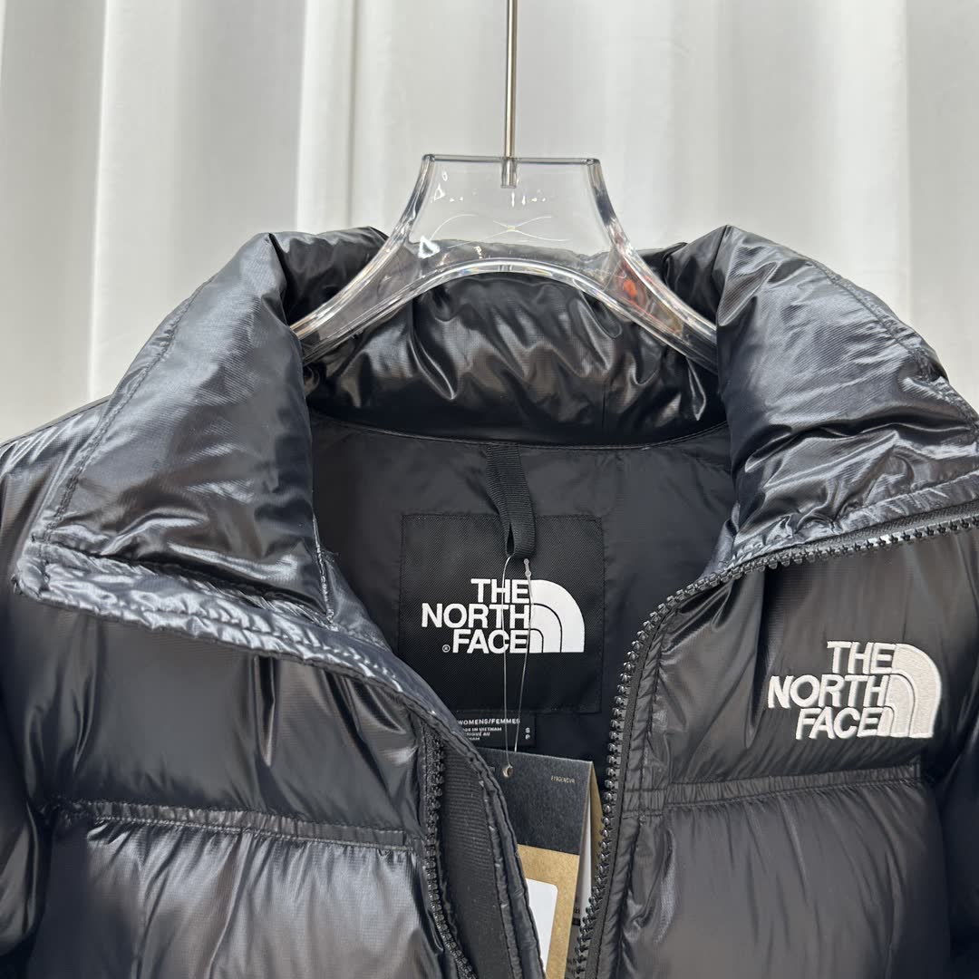 The North Face Women's Nuptse Short Down Jacket NF0A5GGE